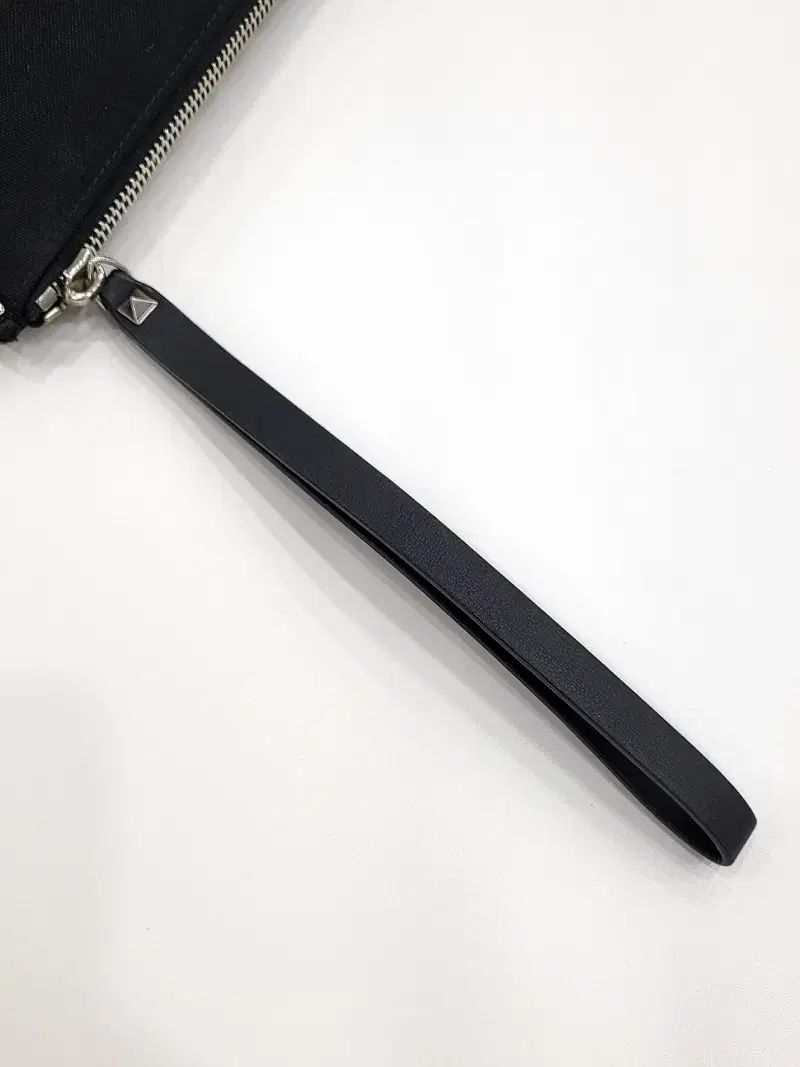 ヴァレンティノ ロックスタッズ クラッチバッグ P0692 DECORATOM_COM_BR