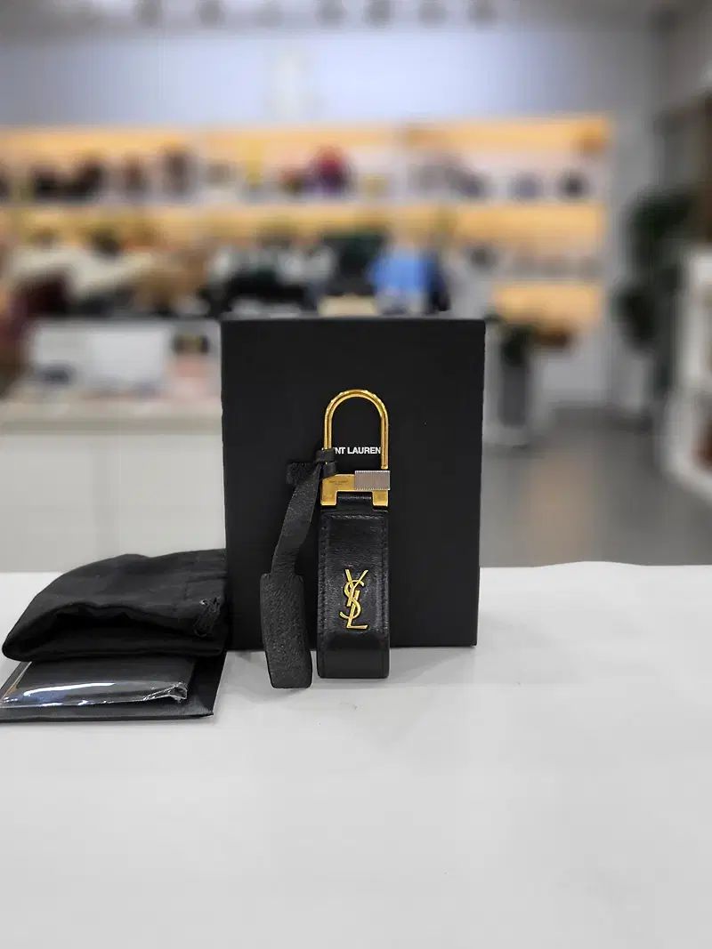 サンローラン モノグラム ゴールド キーホルダー 668961