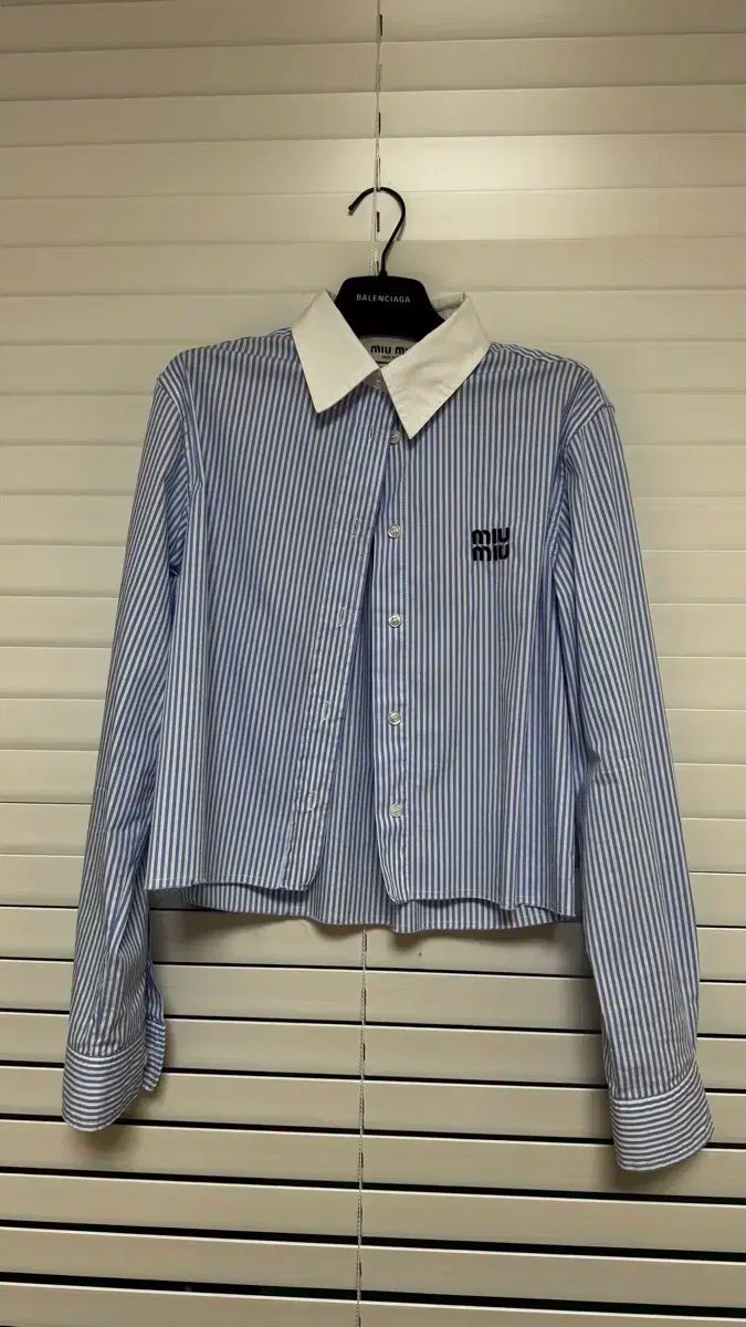 ミュウミュウ ストライプ クロップド シャツ 38
