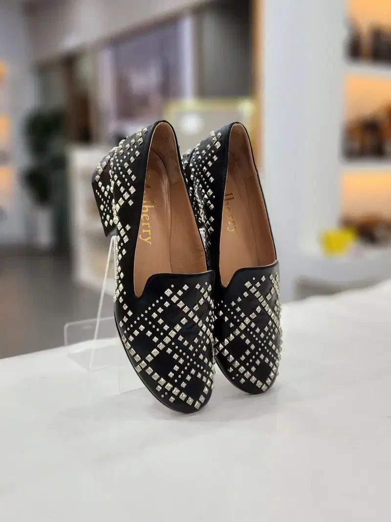 マルベリー スタッズ ローファー mb 3404