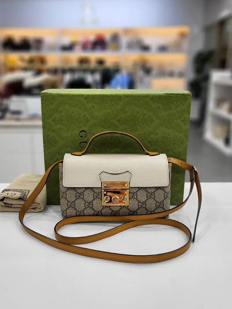 グッチ GG シュプリーム パドロック ミニ クロスバック 652683