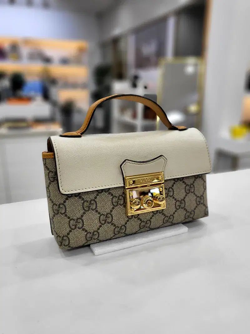 グッチ GG シュプリーム パドロック ミニ クロスバック 652683