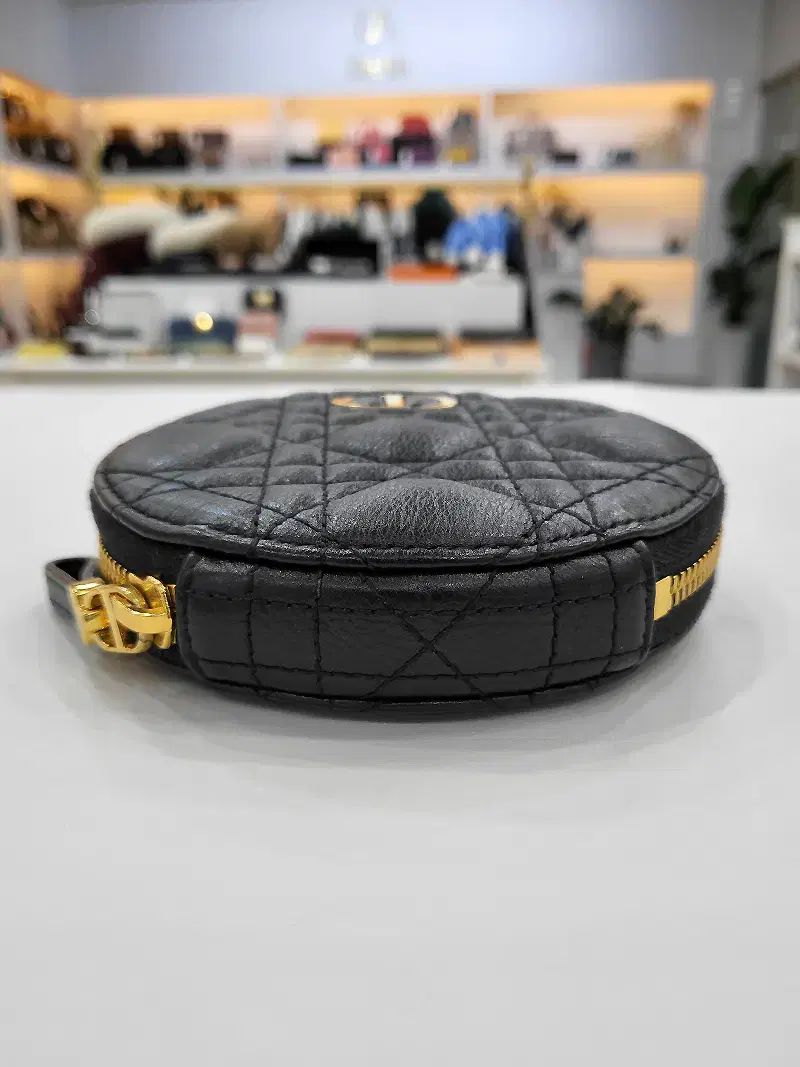 ディオール Caro