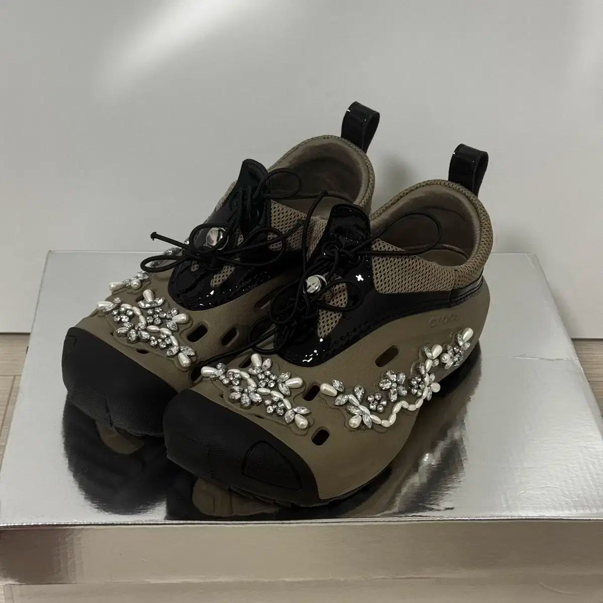 クロックス シモンロシャ ニック トレイル ロー カーキ 250 US8W