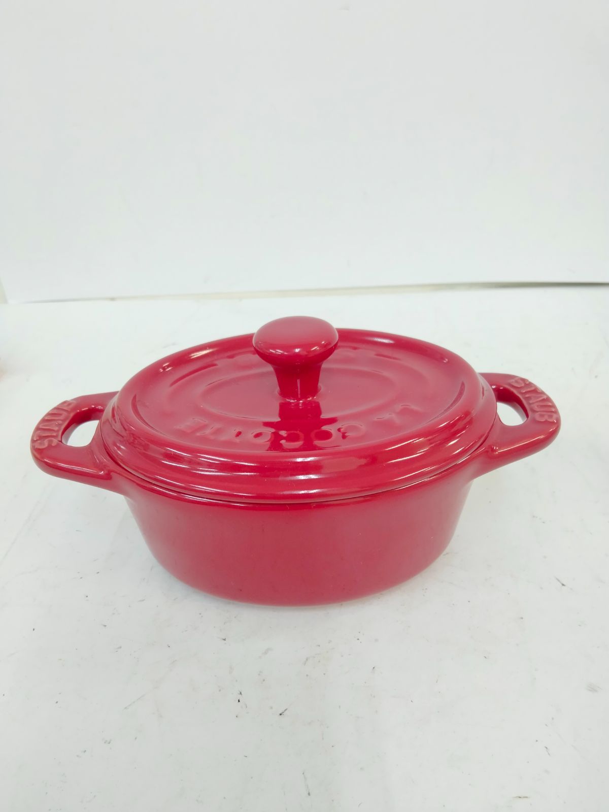 ほぼ未使用 STAUB ピコ・ココット ラウンド 両手鍋 ミニ チェリー