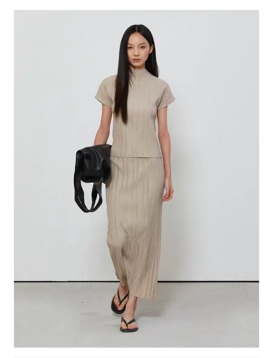 ノーティアプリーツ モックネックTシャツ ロングスカート セット M