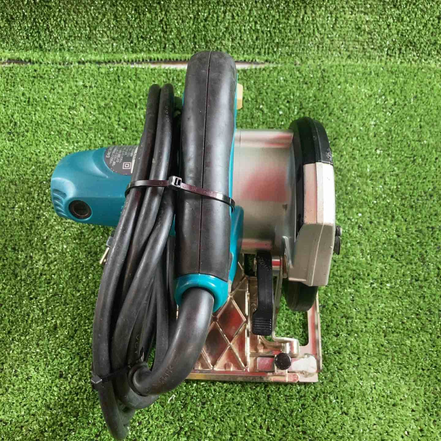 マキタ makita 内装マルノコ 5241 川崎店