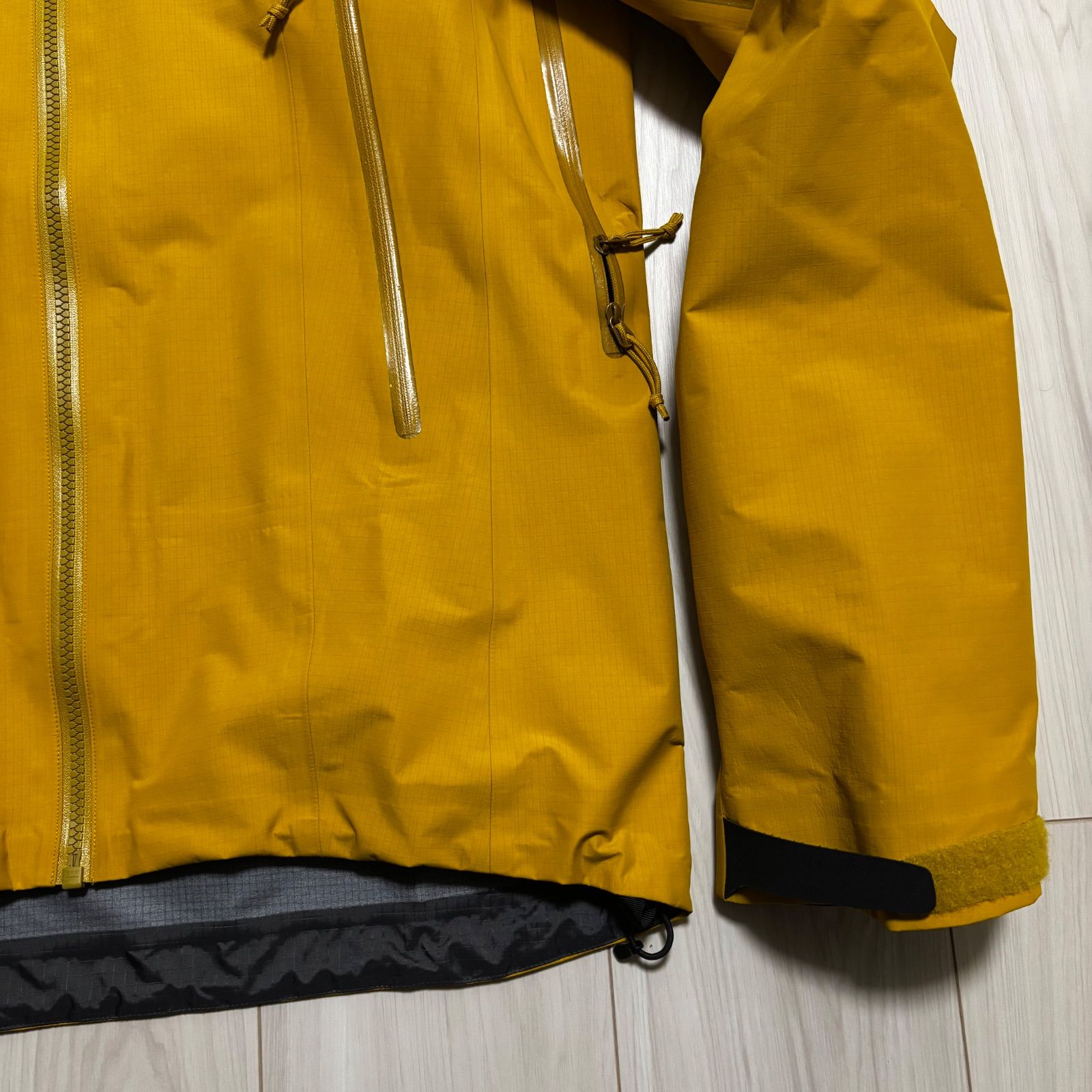 イエロー ゴアテックス
