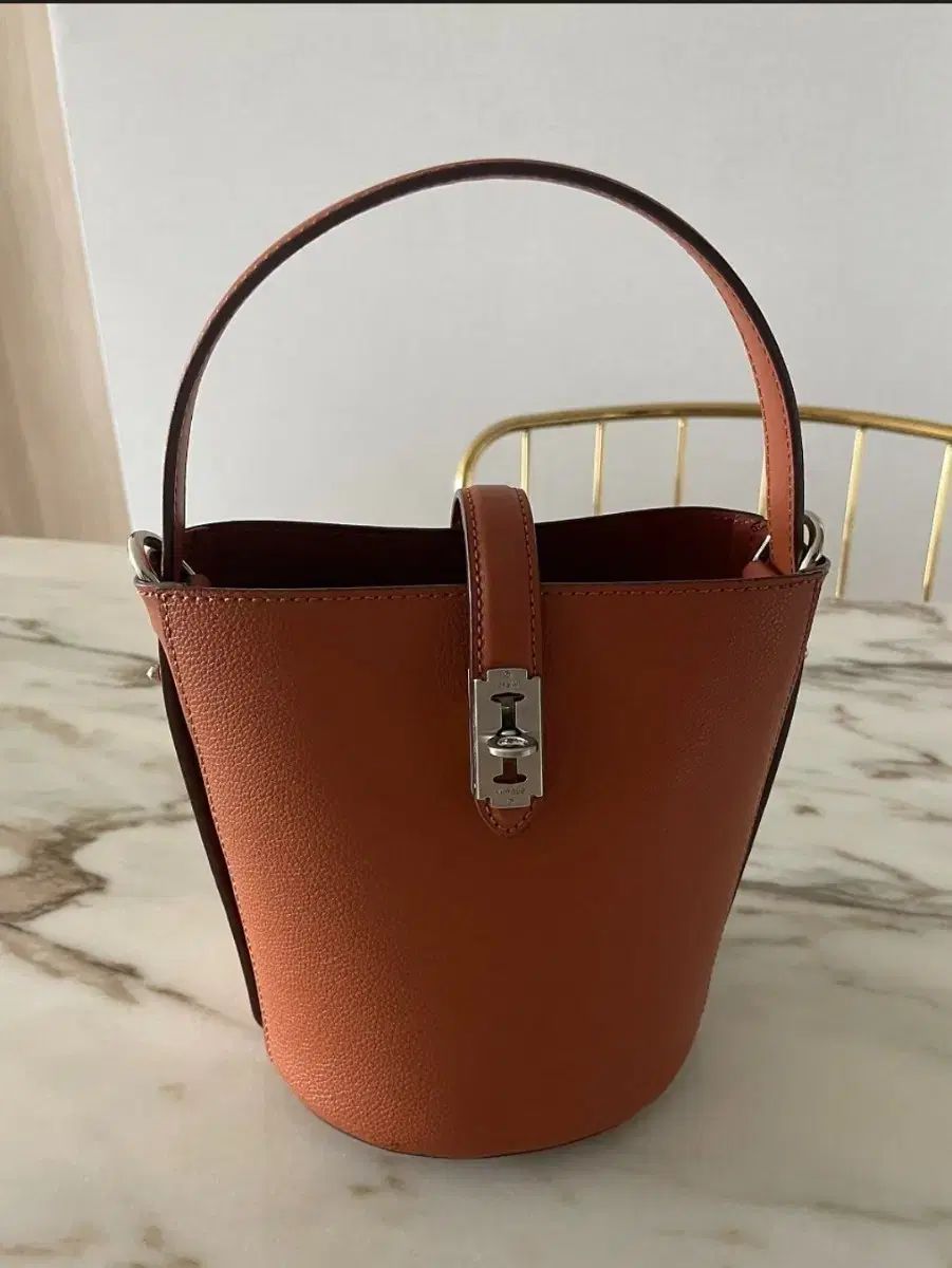 vunqueキャメル バケットバッグ