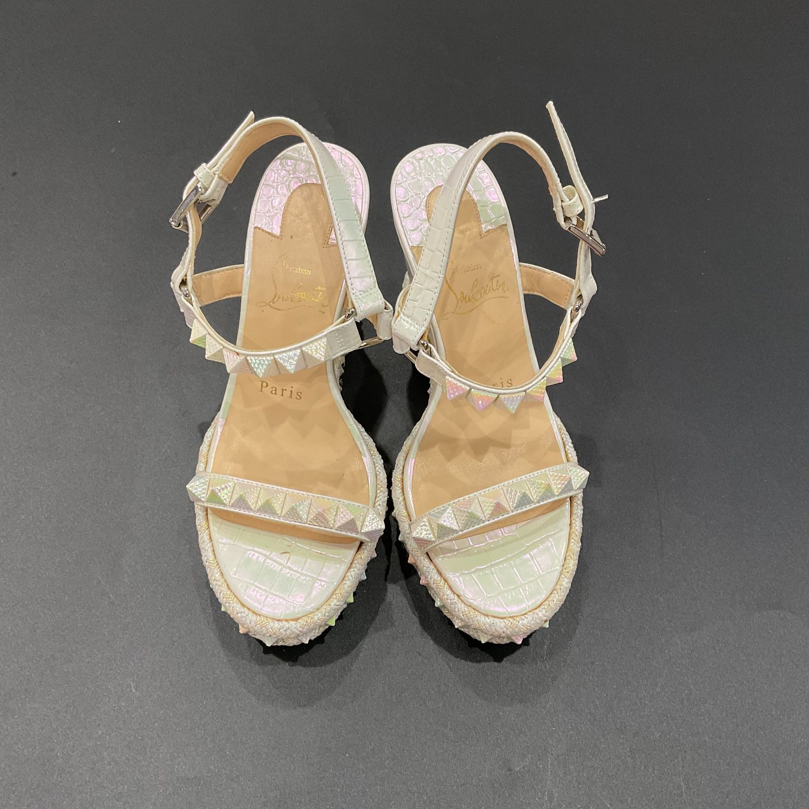 クリスチャンルブタン 靴 サンダル 白