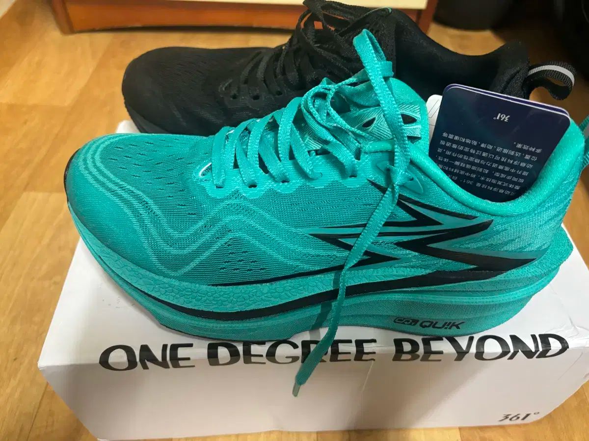 カーボンランニングシューズ 361度 Flame 4 0 ユニセックス 250