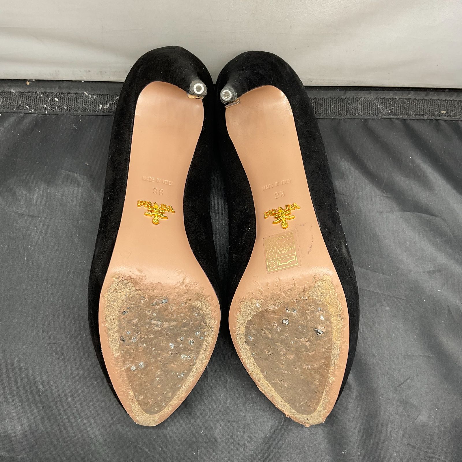 プラダ パンプス