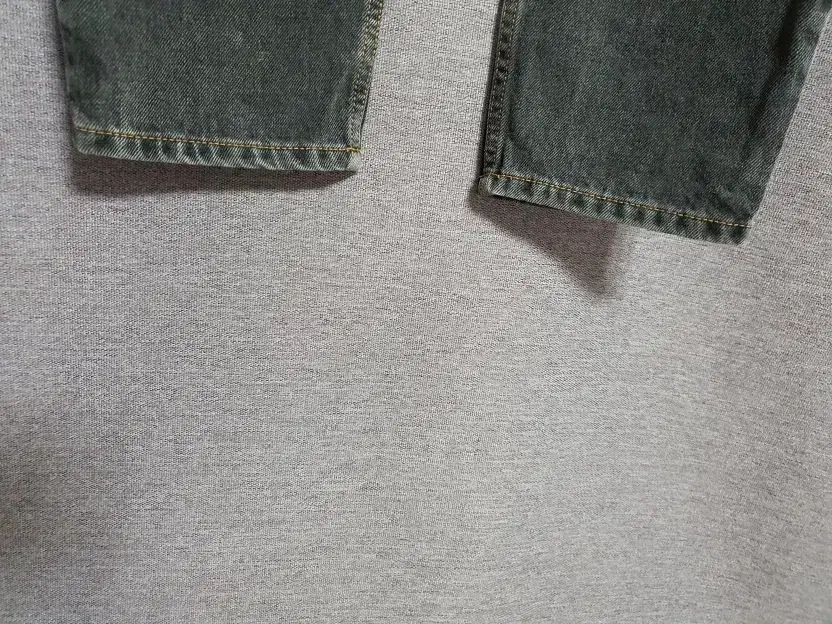 グレー デニム