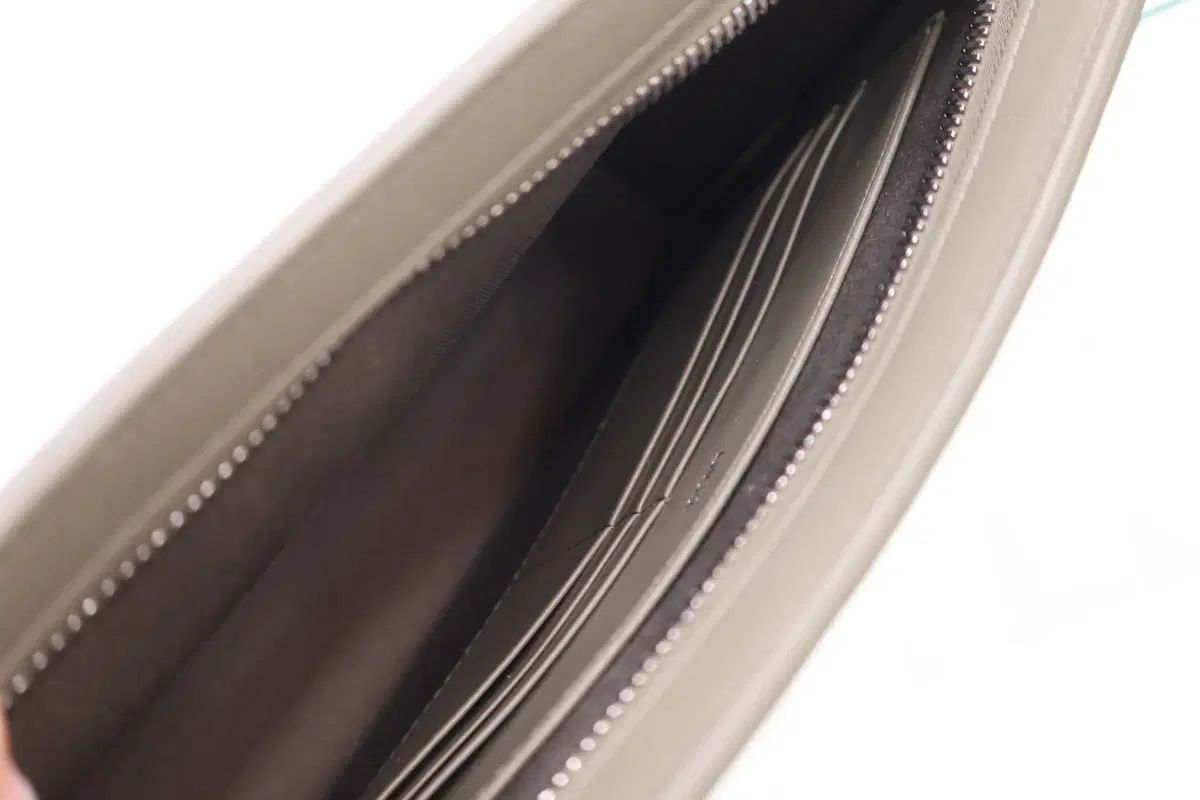 クラッチバッグ