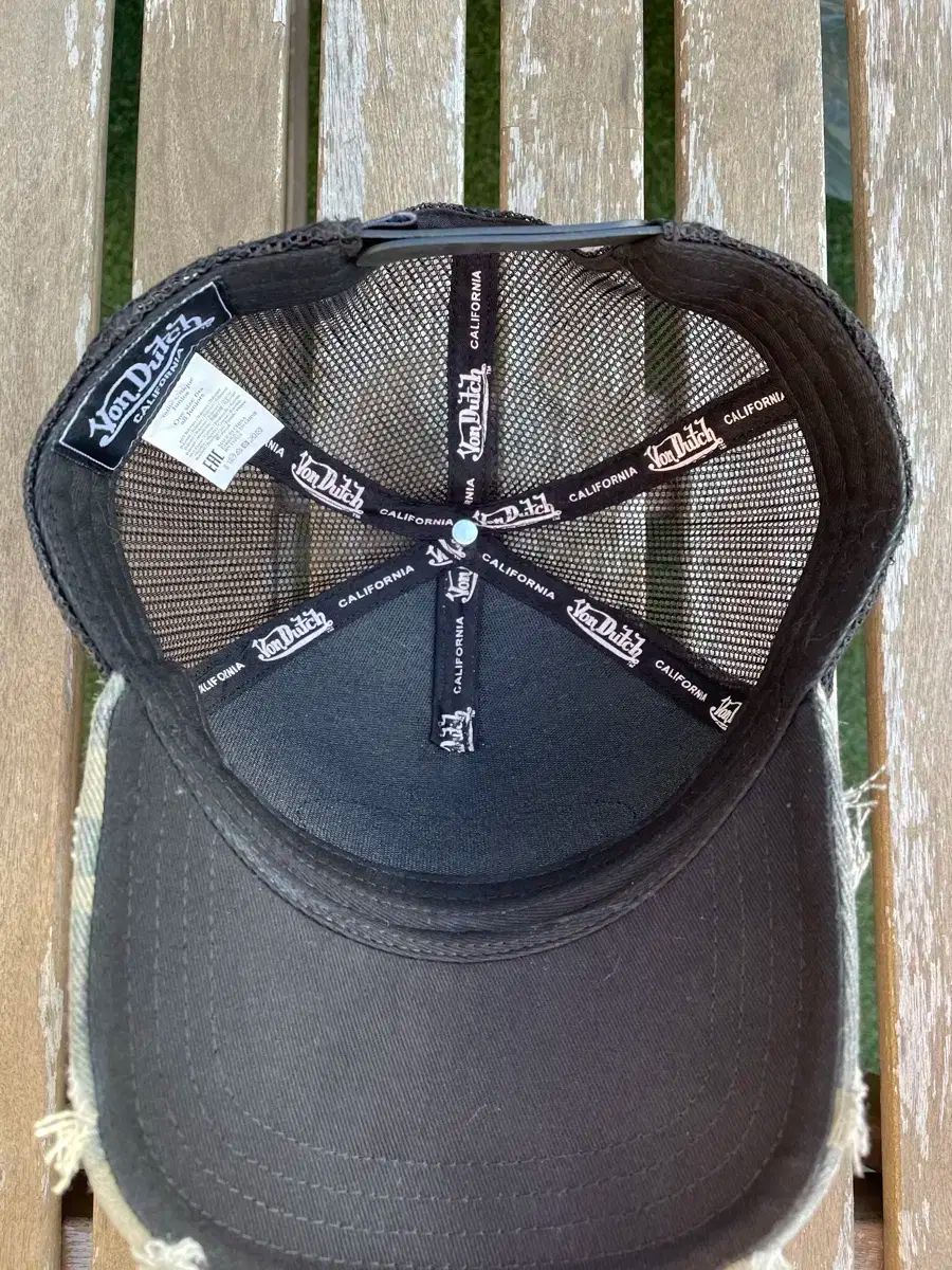 ご購入はこちらから。 ボンダッチ カモ トラッカーキャップ