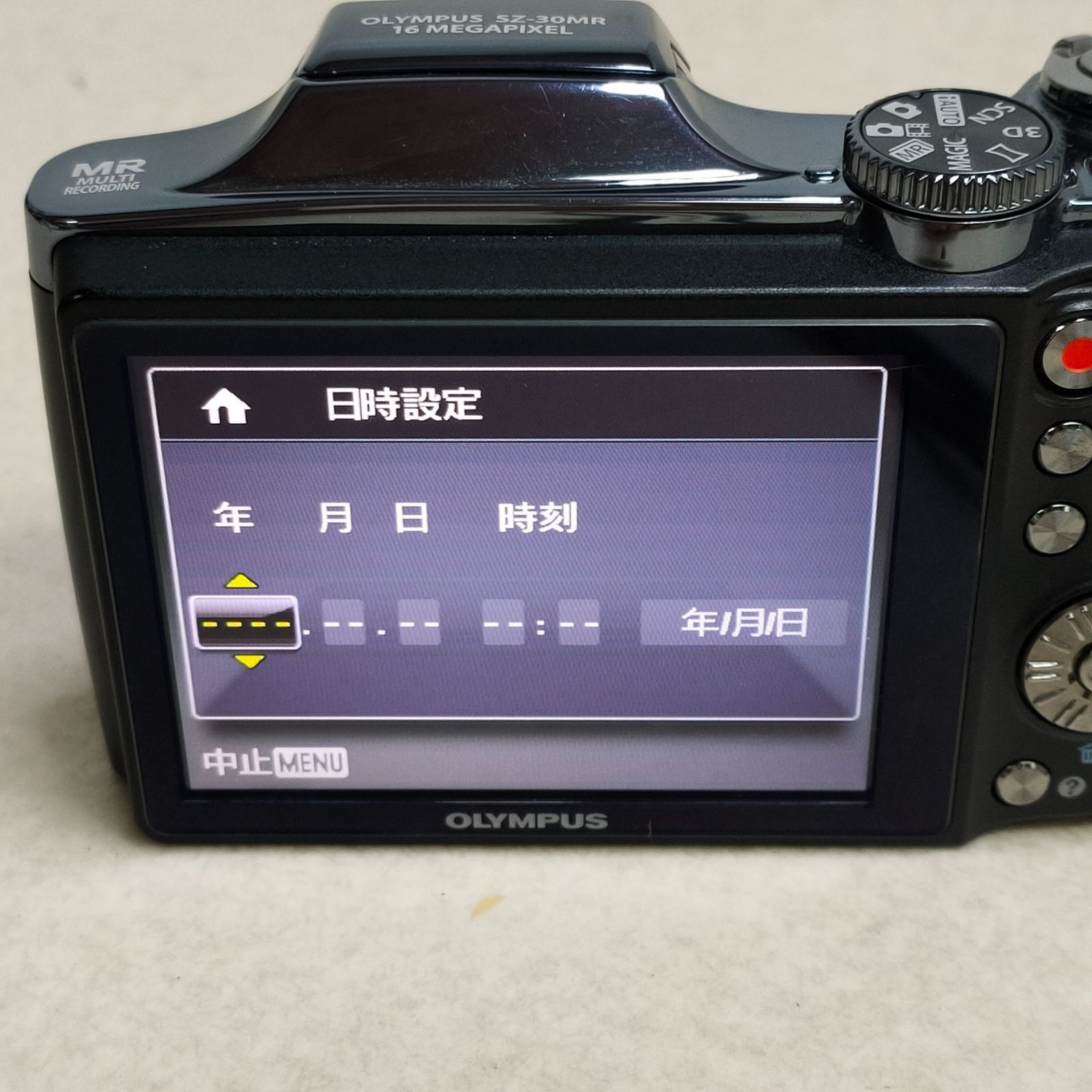 コンパクトデジタルカメラ