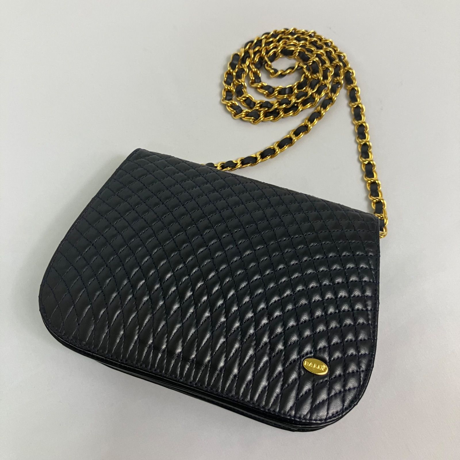 級 BALLY バリー キルティング ポシェット ショルダーバッグ ゴールドチェーン レザー 本革 ブラック ダブルホック レディース 女性 お出かけ 普段使い 日常使い 通勤 通学 おしゃれ ブランドカバン 鞄 バッグ 大容量 大