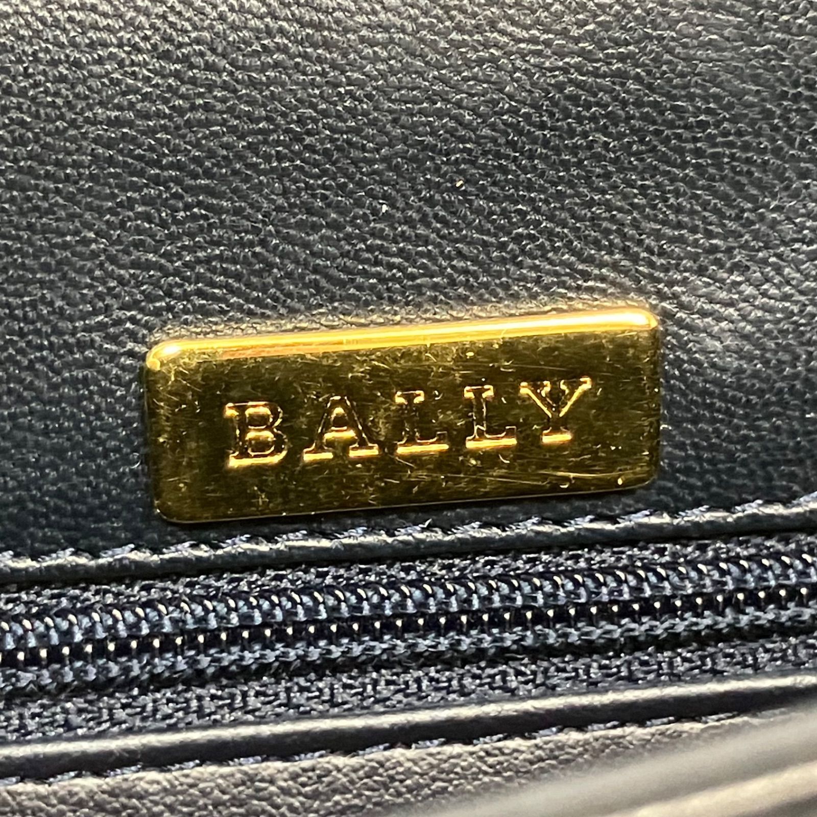 ショルダーバッグ ゴールドチェーン