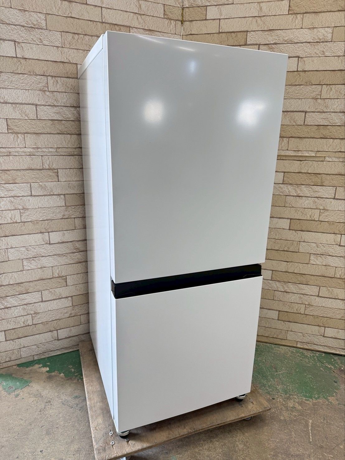 【高年式】大阪送料無料★3か月保障★2024年★HR-D13E3W★IR-919 高年式】大阪送料無料☆3か月保障付き☆冷蔵庫☆ハイセンス☆2ドア