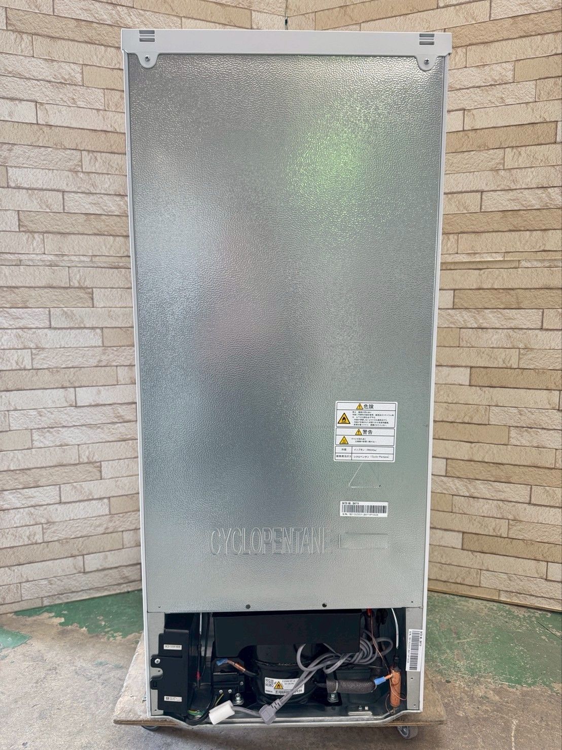 【高年式】大阪送料無料★3か月保障★2024年★HR-D13E3W★IR-919 高年式】大阪送料無料☆3か月保障付き☆冷蔵庫☆ハイセンス☆2ドア