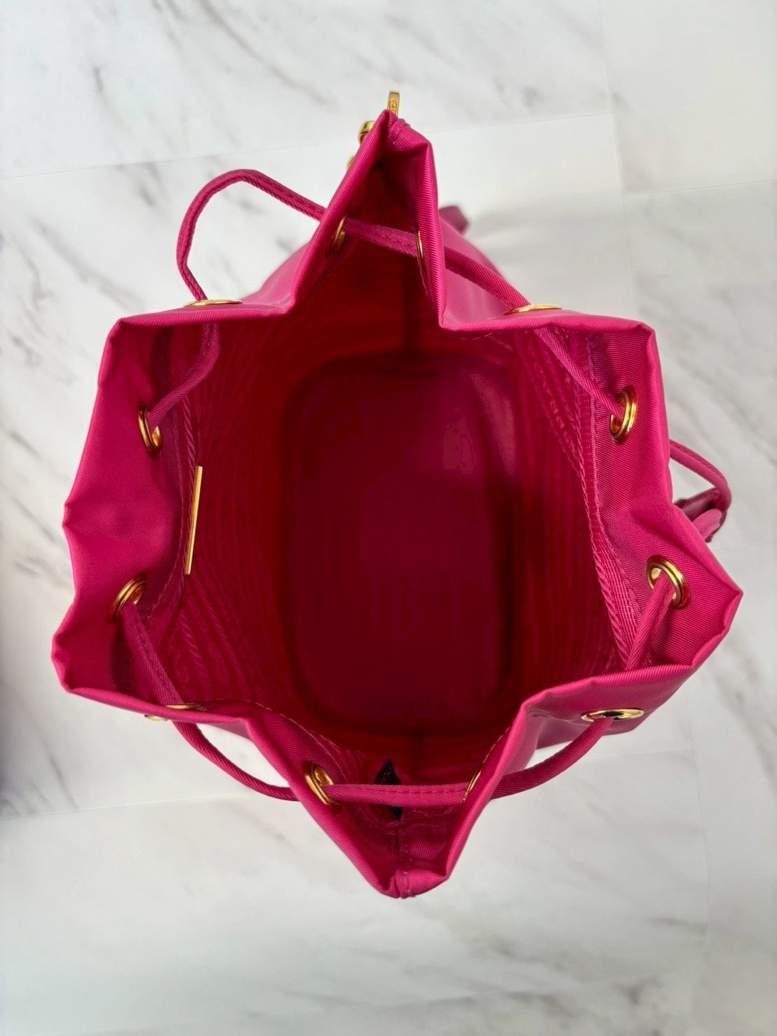 ナイロン ピンク