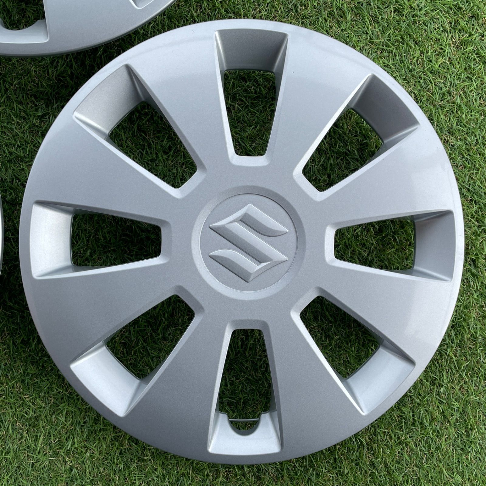 美 品】SUZUKI スズキ エブリイ 純正ホイールキャップ（新車外し） 1台 