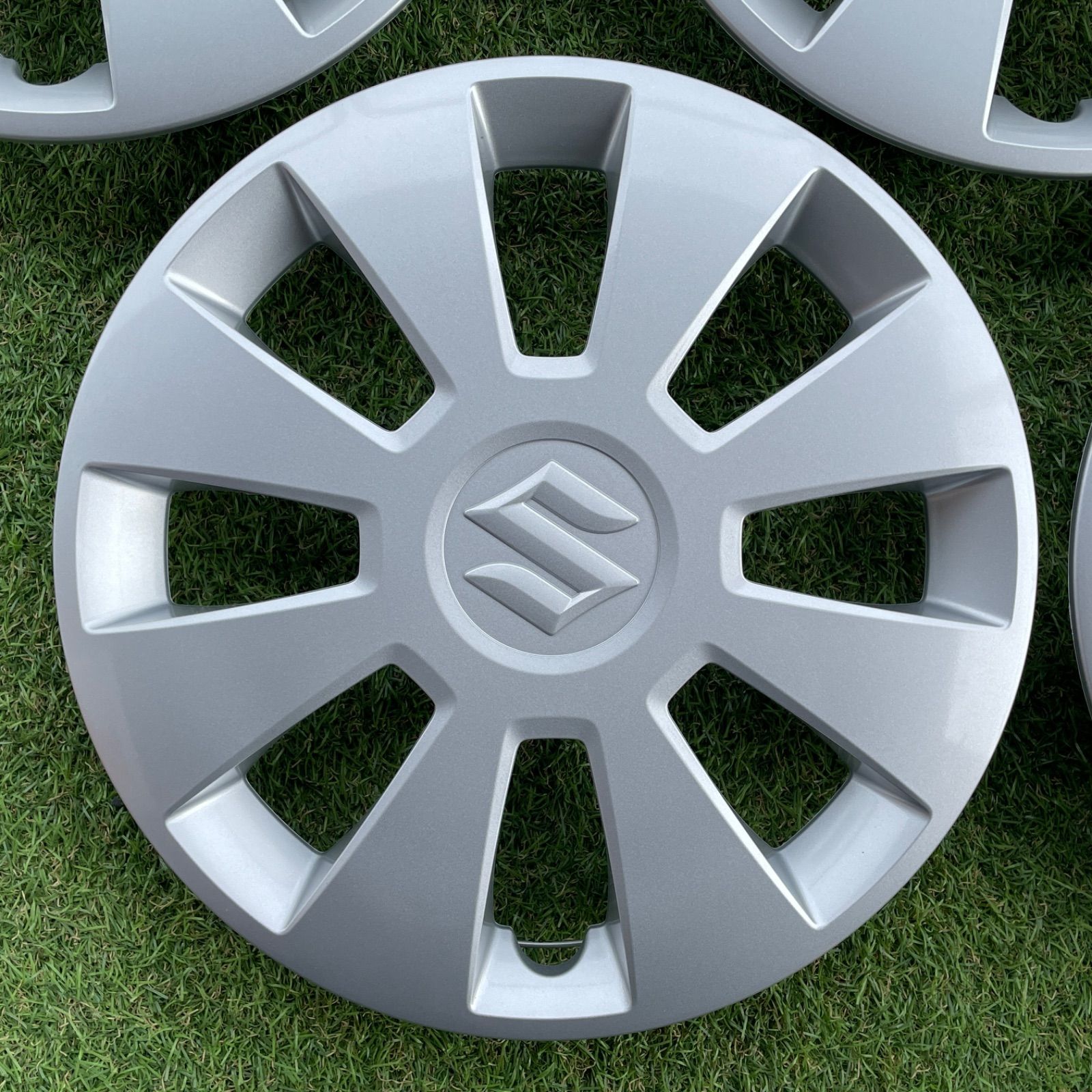 美 品】SUZUKI スズキ エブリイ 純正ホイールキャップ（新車外し） 1台 