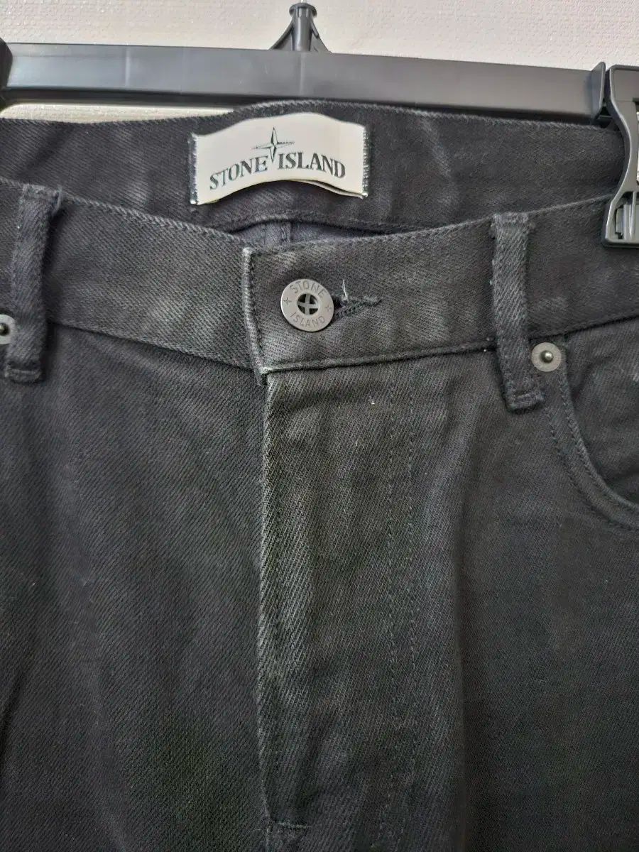 ストーンアイランド ブラックジーン