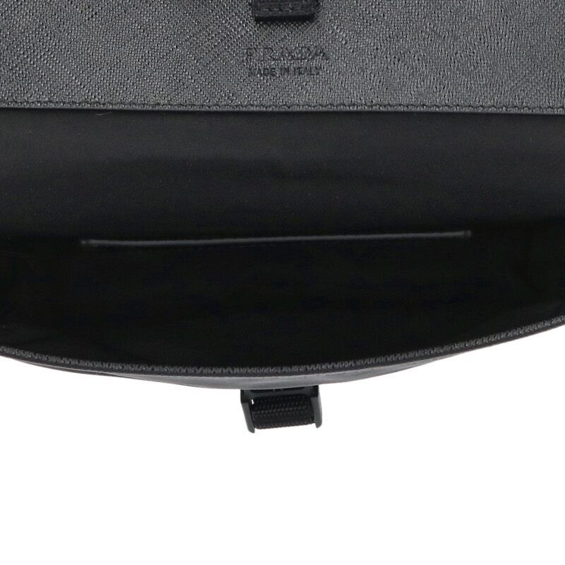 Re-Nylon サフィアーノレザースマートフォンポーチ