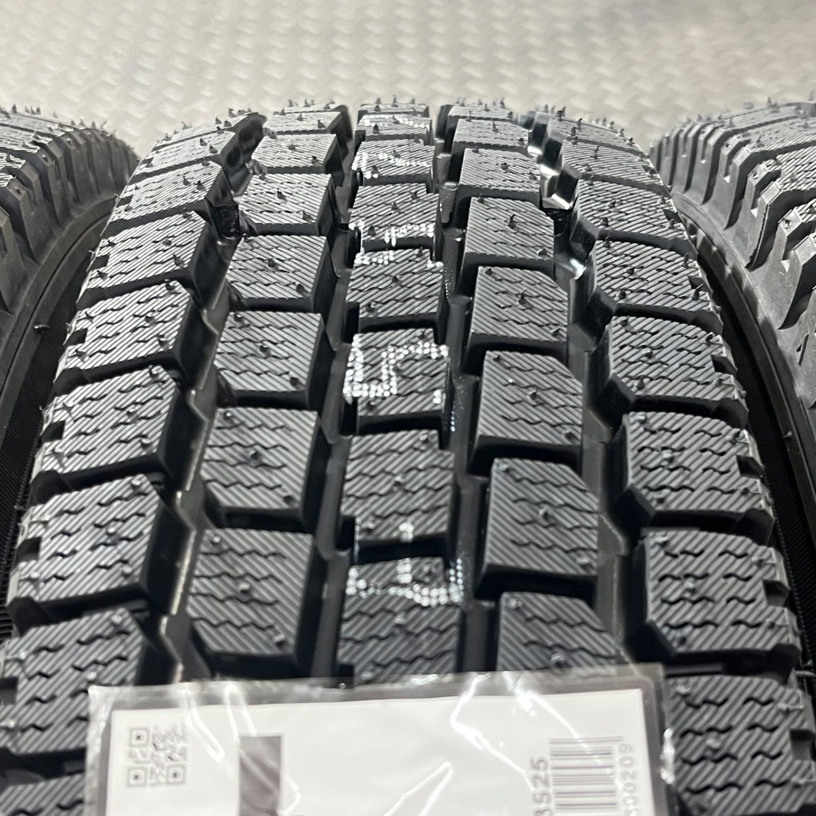  25年製 タイヤ 145 80 R 12 78 N LT ヨコハマ SY 01 スズキ キャリィ エブリィ スタッドレスタイヤ 冬タイヤ 1139 12インチ以下 タイヤ ホイールセット