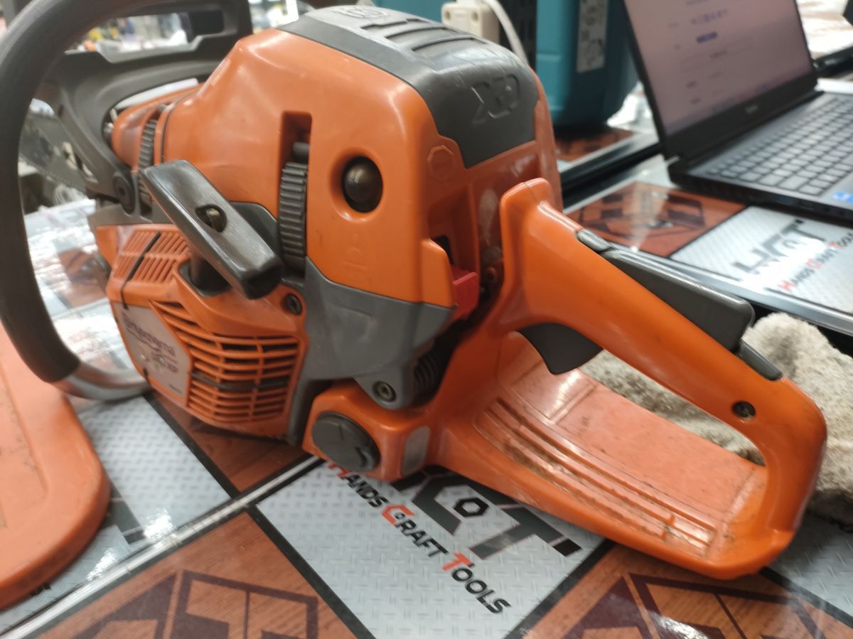 ジャンク品 ハスクバーナ 550XP Mark2 チェンソー チェーンソー 商品説明を必ず見て下さい ハンズクラフト宮崎新名爪店