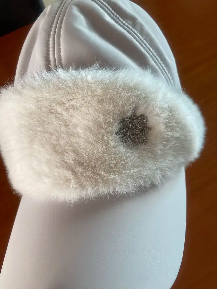 St ANDREWS セント アンドリュース レディース キュービック シンボル ファー イヤーウォーマー ベースボールキャップ F LLC-HASEGAWATOSO_COM