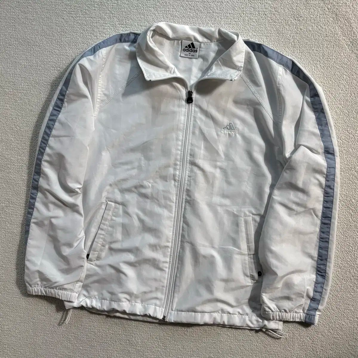 アディダス 必須アイテム スクール シナモロール 白 ウィンドブレーカー