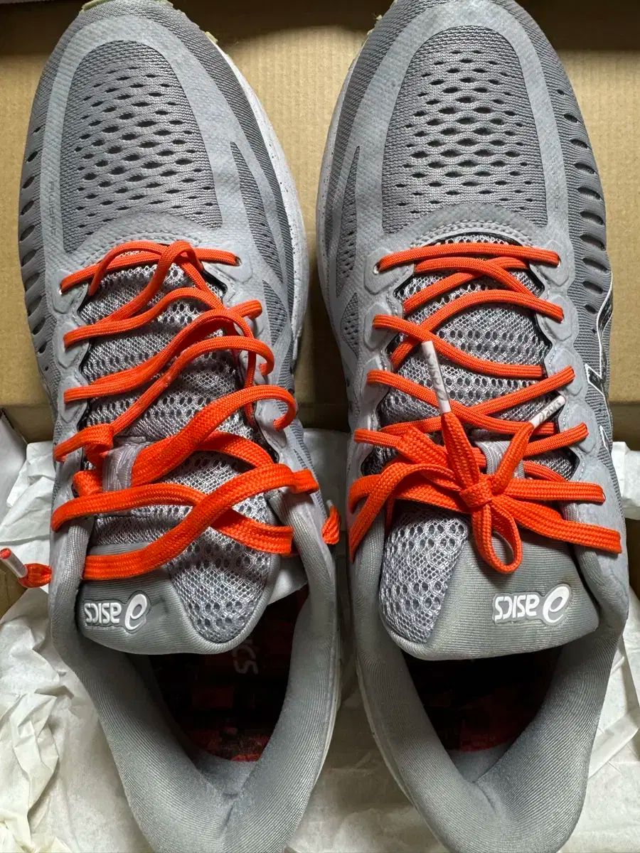 285 アシックス メタラン ランニングシューズ