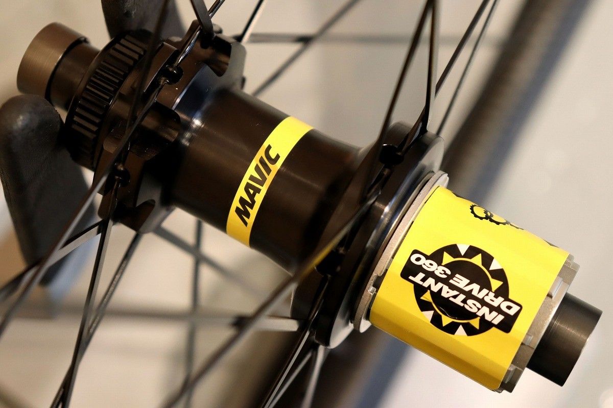 マヴィック MAVIC キシリウム KSYRIUM PRO CARBON UST DISC カーボン チューブレス ホイールセット シマノ11S 千葉店 BRIGHTFACE_UK