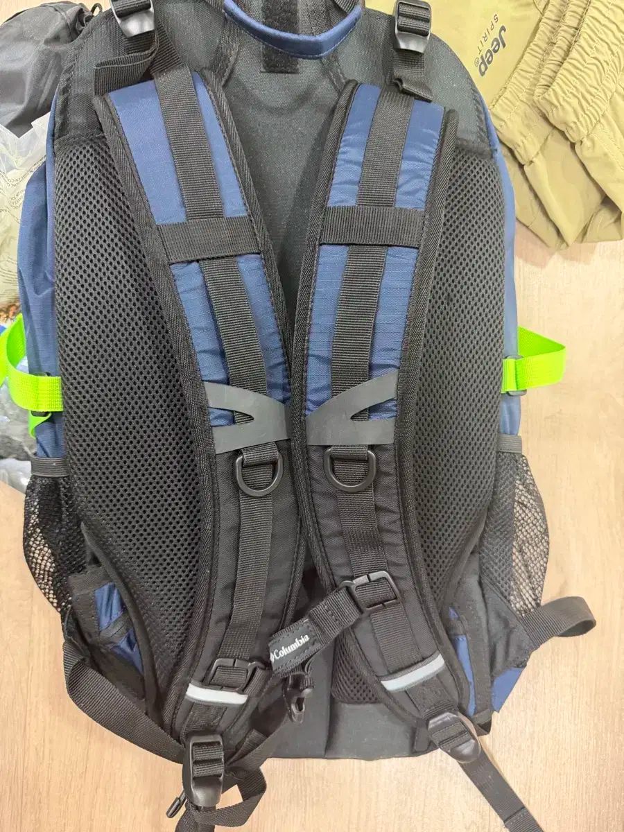 登山用品 登山靴 リュックサック ステッキ 靴下 ズボン ピクニックシート チェアマット