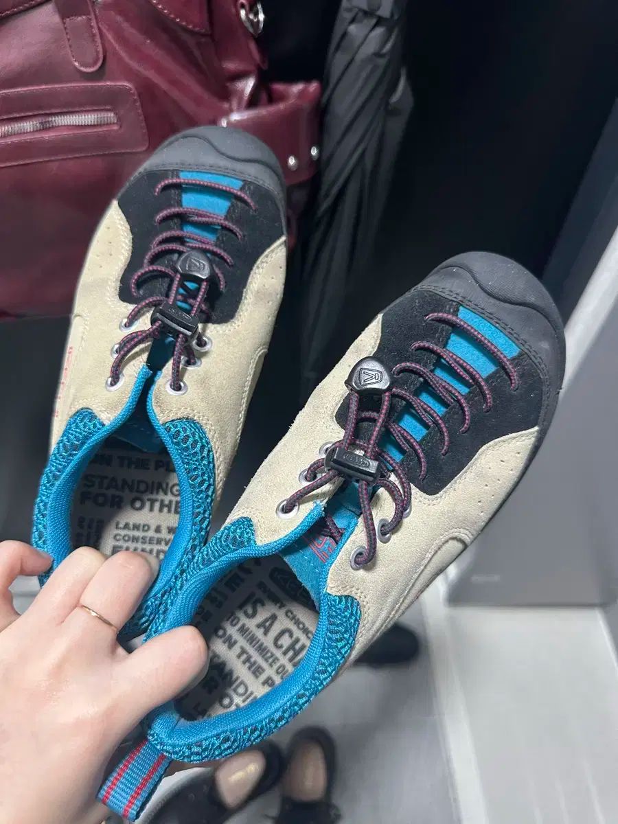 キーン KEEN スウェード スニーカー