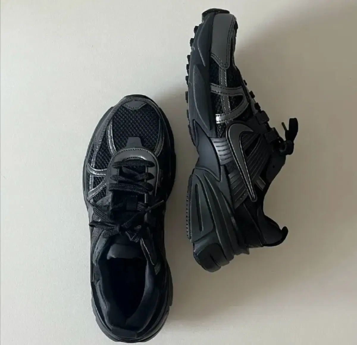 NIKE V2K ナイキ RUN ブラック OLIVEOS_COM_TR