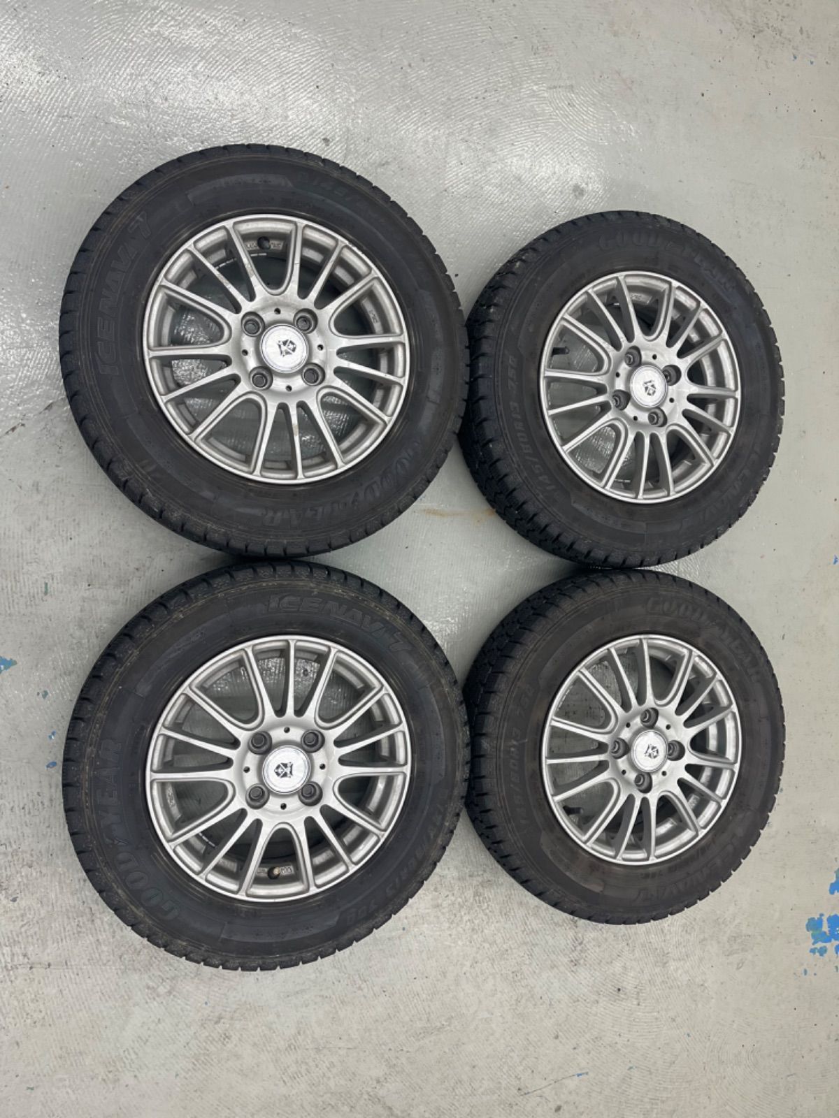 ホンダNBOXスタッドレスタイヤホイル付145 80 R 13 軽自動車全般