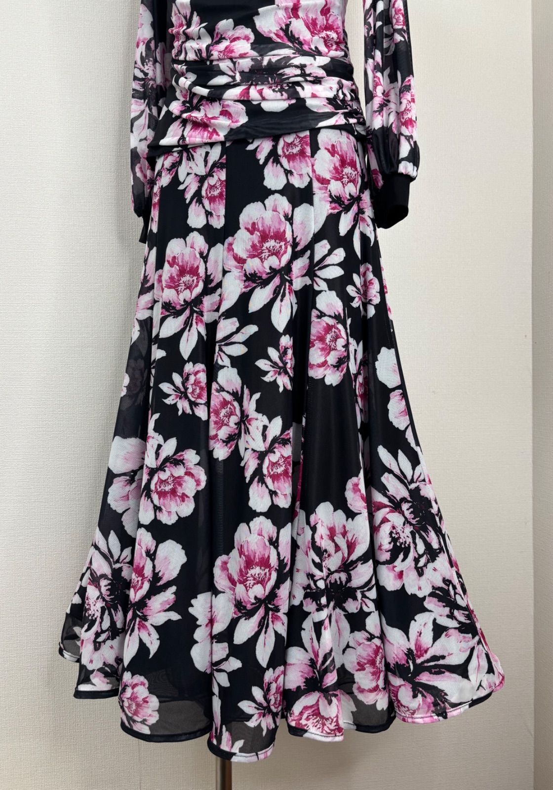 ブラック×ピンク系