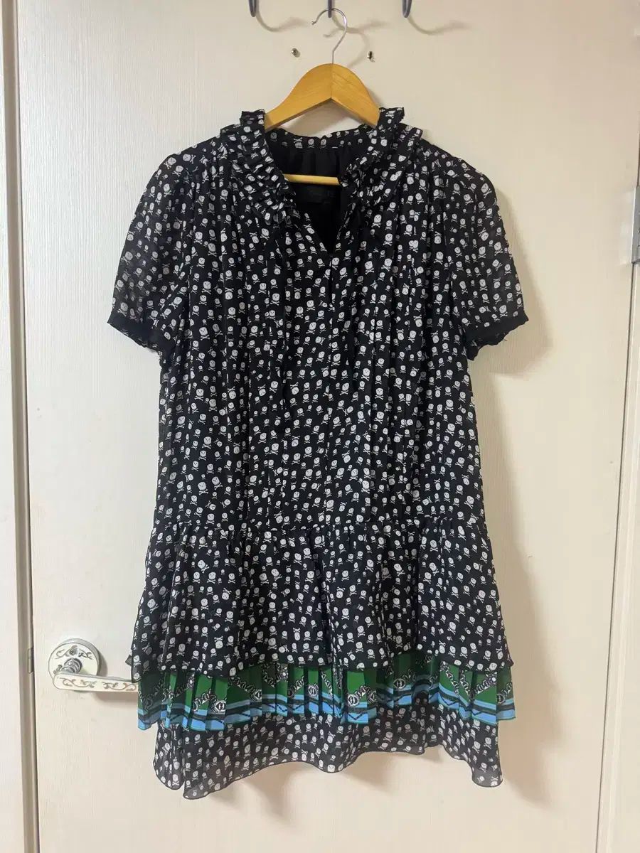 LUCKY CHOUETTE ラッキーシュエトゥ ドクロ パータン ブラック 半袖 ティアード ONE PIECE