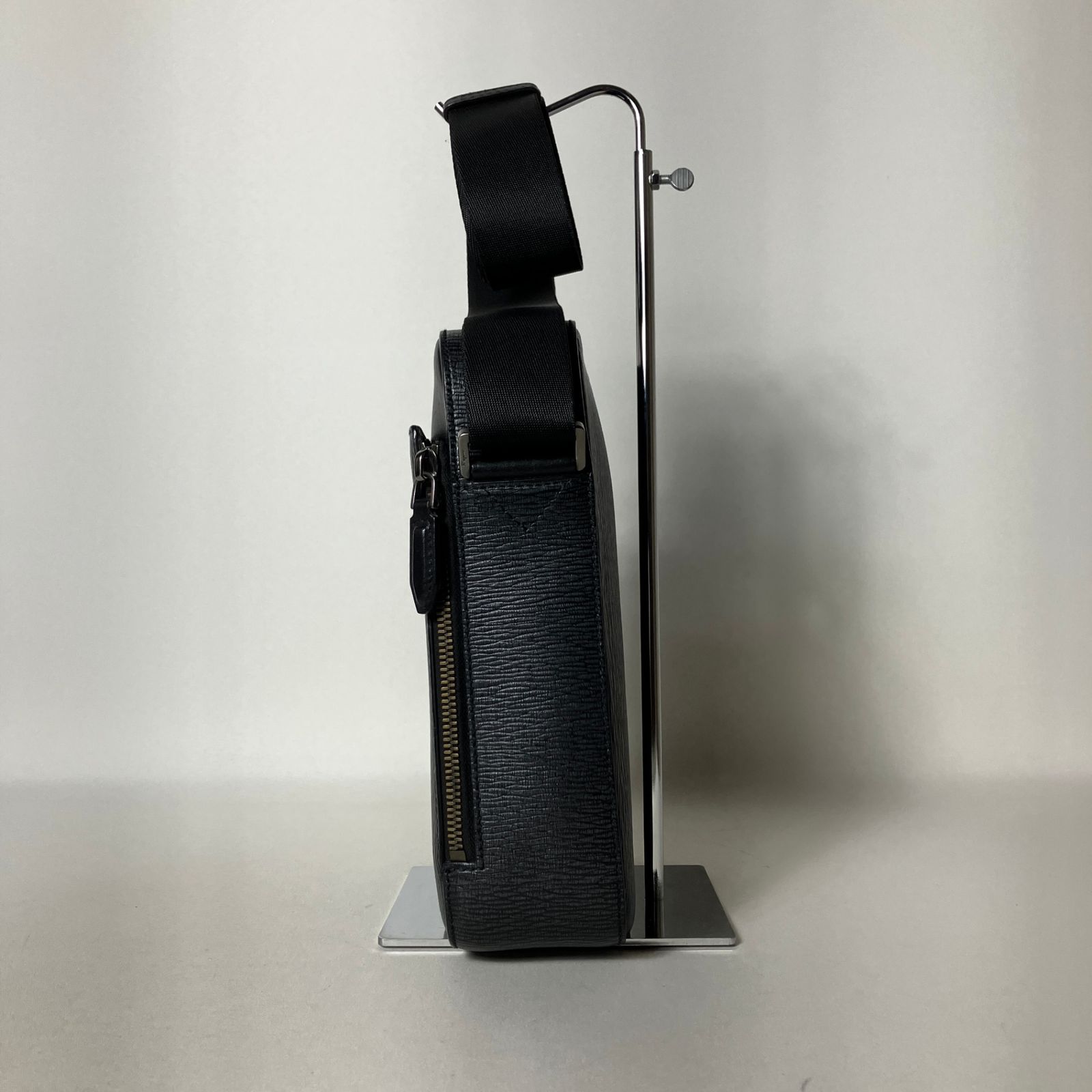 ｜フェラガモ ショルダーバッグ