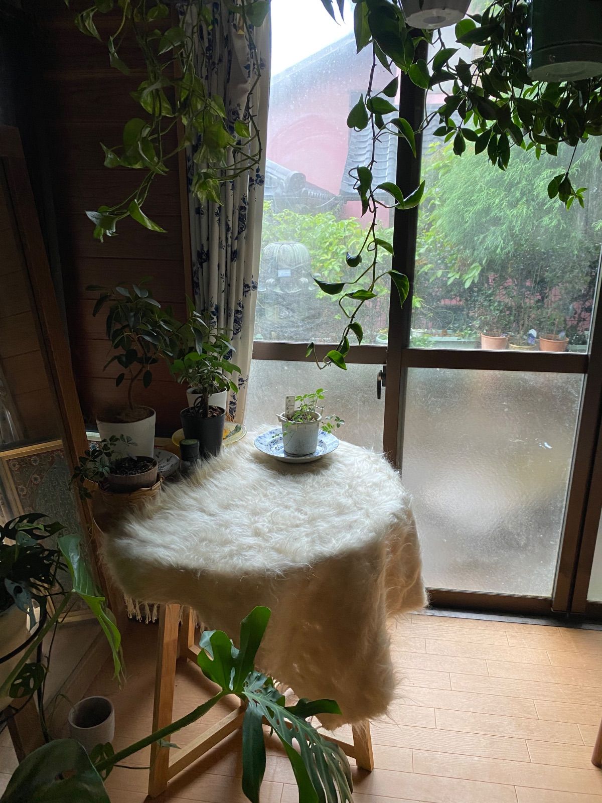 品 ヴィンテージシイルトバッタニイェ白