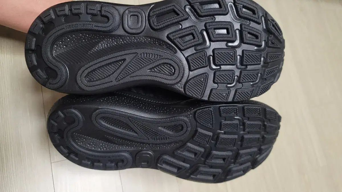 ランニングシューズ Adrenaline