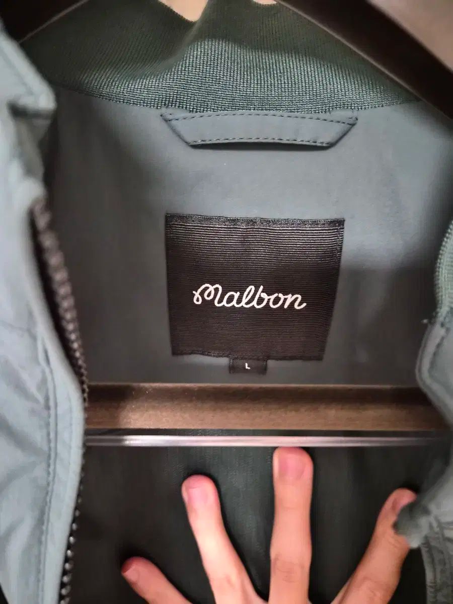 ウィンドブレーカー Lサイズ