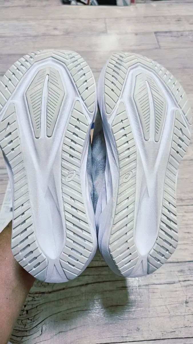 アシックス ノヴァブラスト5 ウィメンズ 250mm OLIVEOS_COM_TR