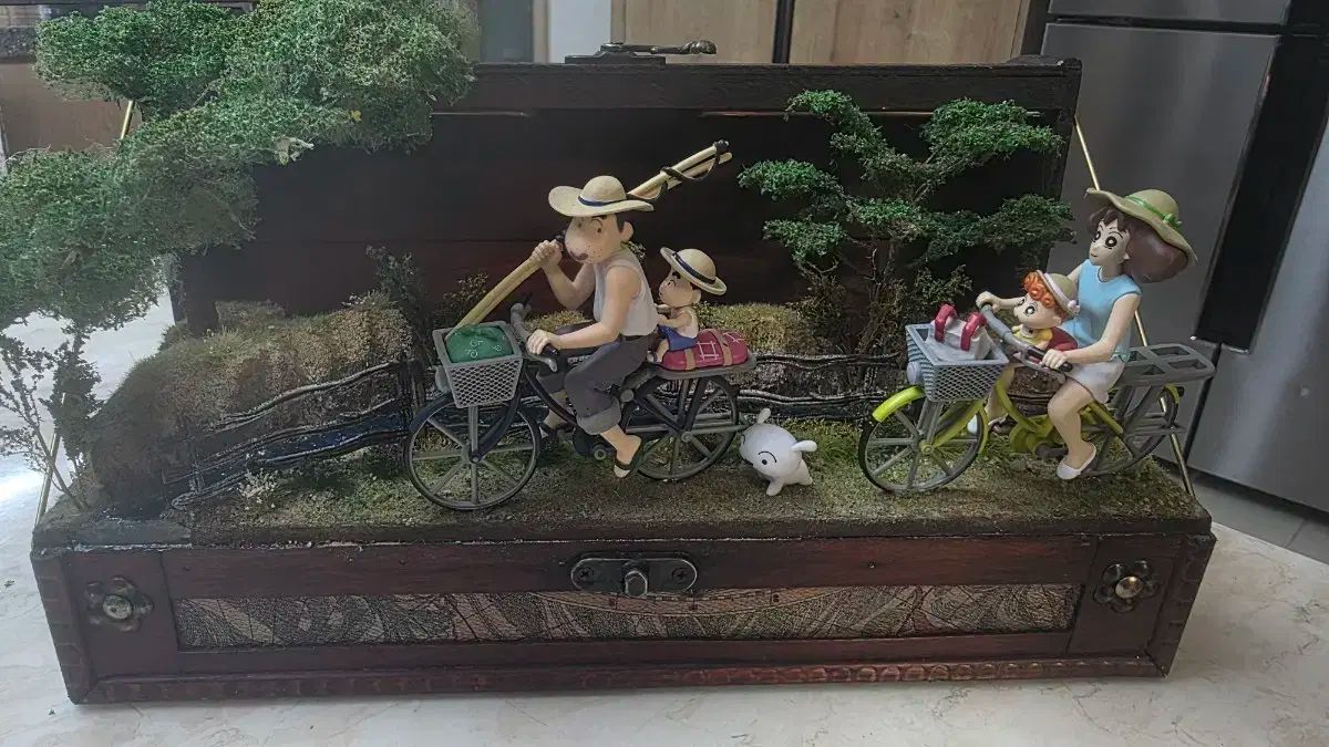 商品破損確認 クレヨンしんちゃん 宝箱 ジオラマ