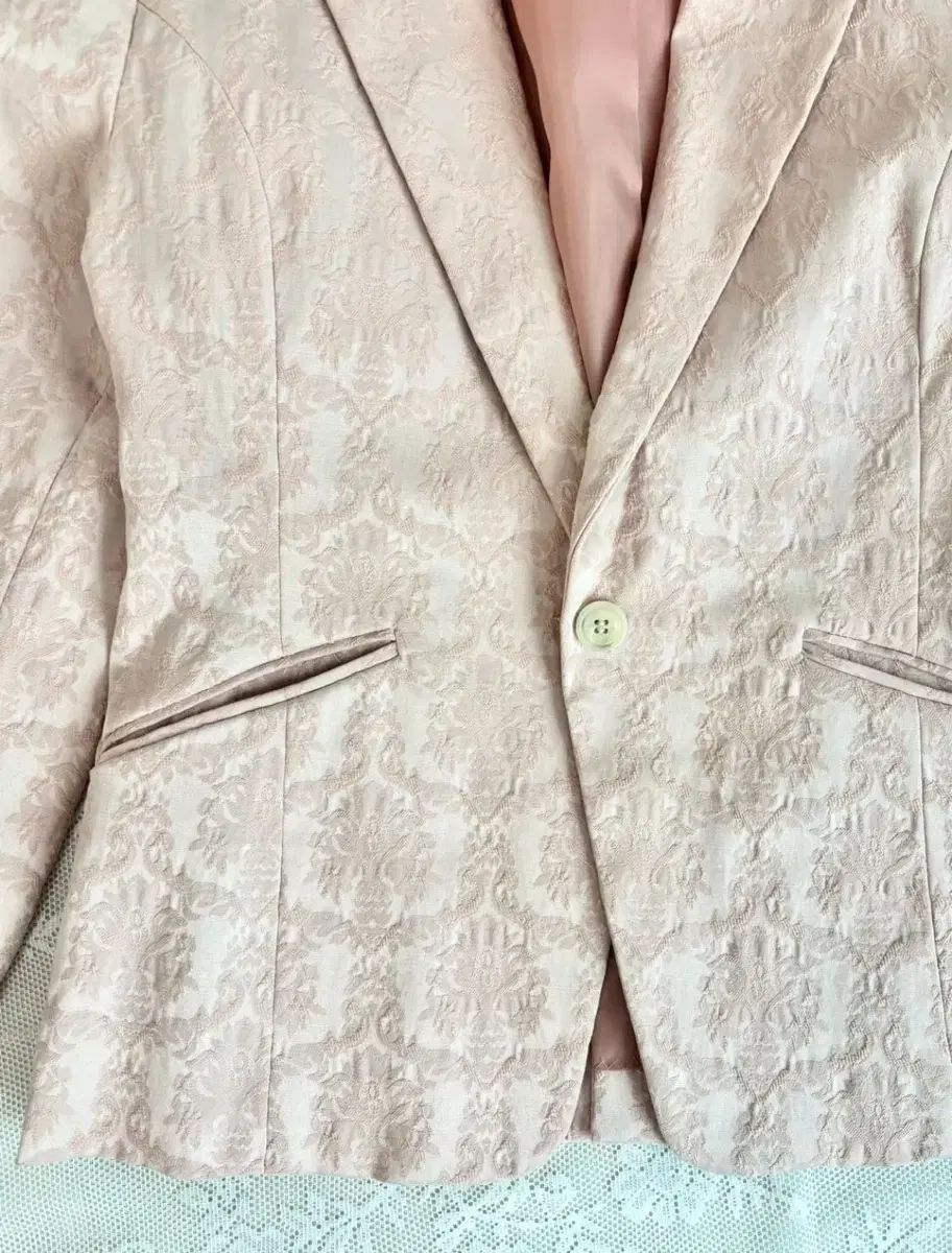 ピンク ジャケット