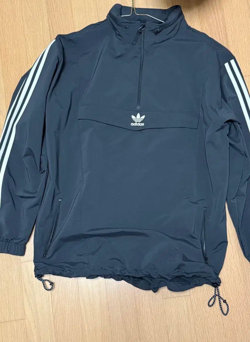 アディダス ブラック 3本線 Anorak アノラック ウィンドブレーカー 海外モデル