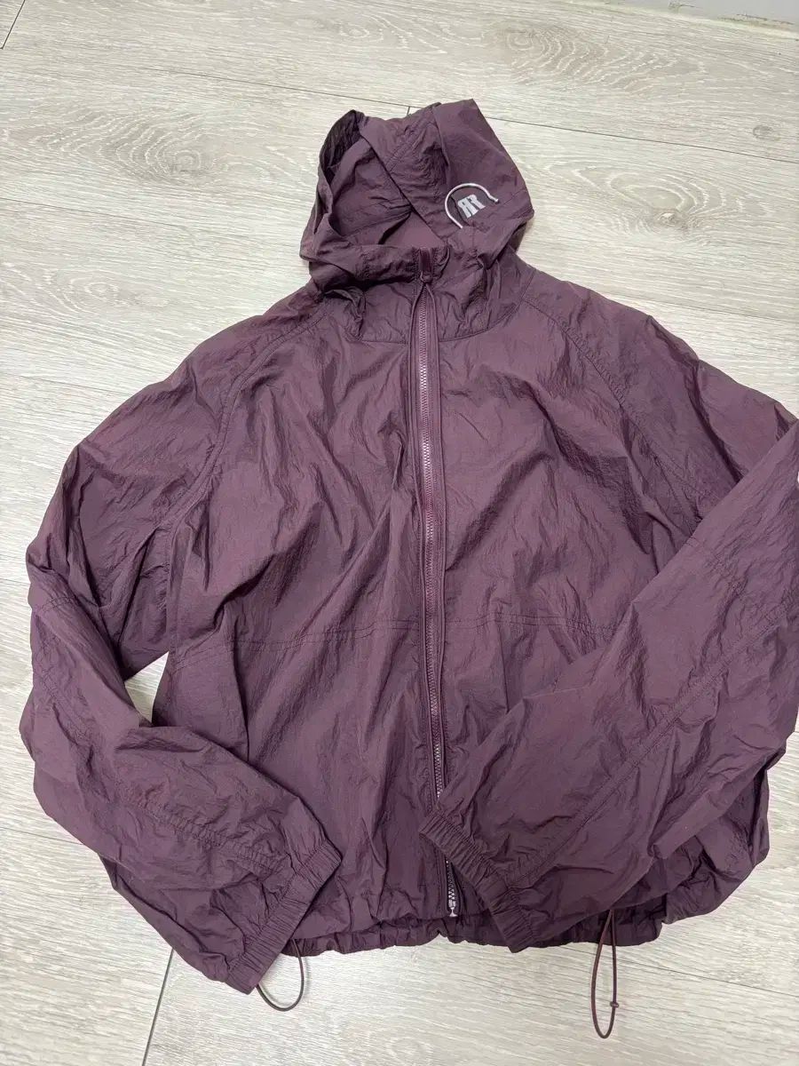 ウィンドブレーカー Apta